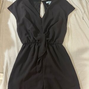 She + Sky Classic Black Top